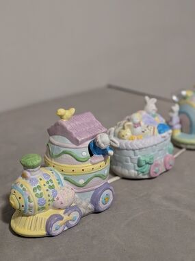 Cottontale Cottages Porcelain Easter Train Set Vintage